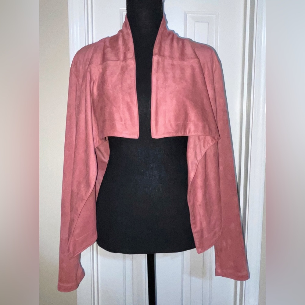 NWOT: Romeo + Juliet Coutour Vegan Suede Blazer, size LRG, in Dusty Rose Pink